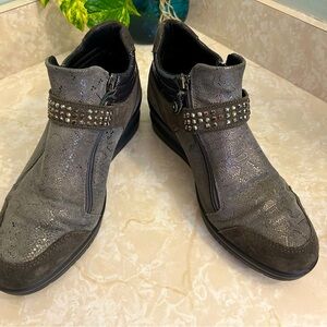 Women's Gray Ankle Boots